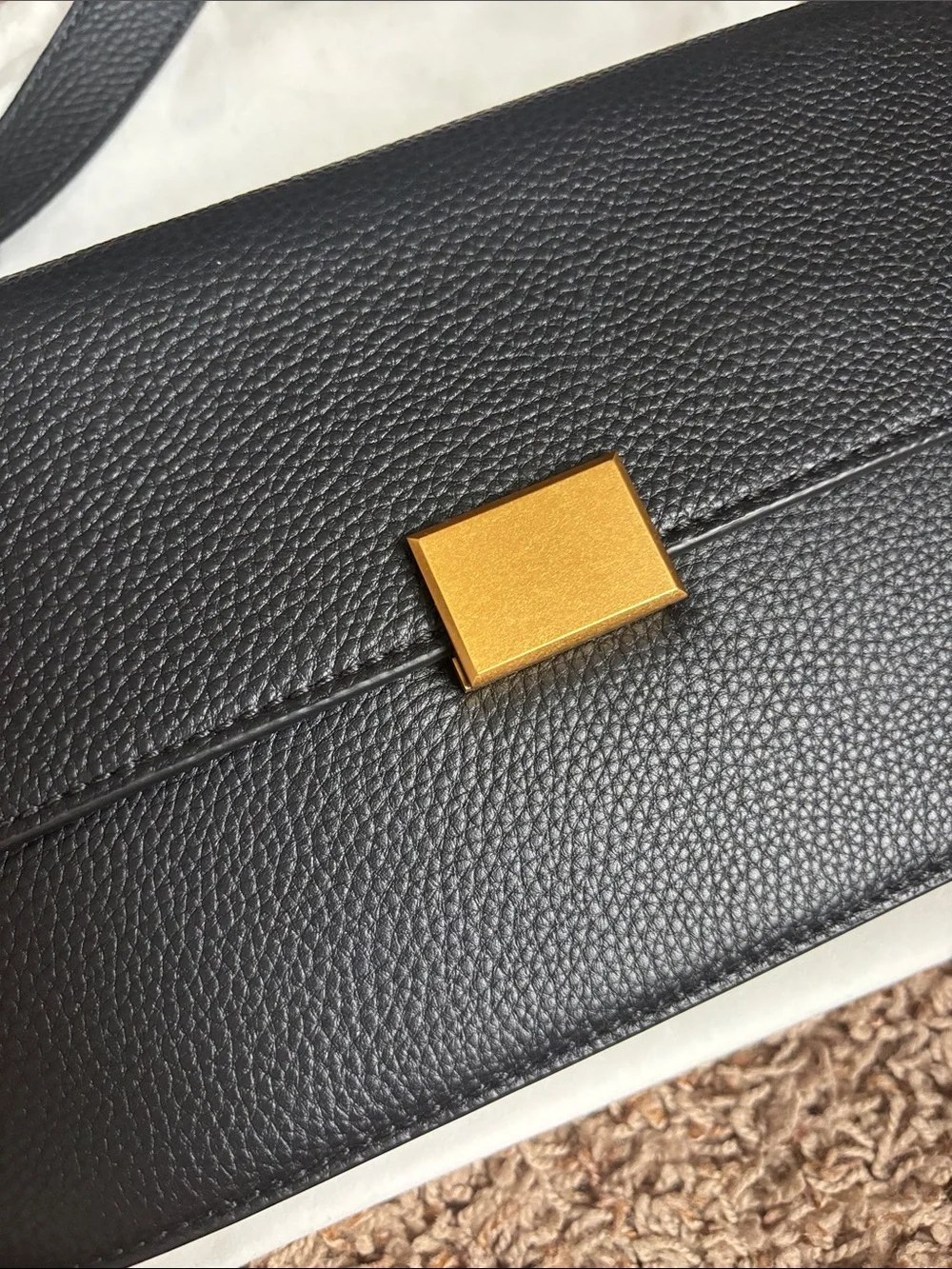The Curated Classic Shoulder Bag Black
